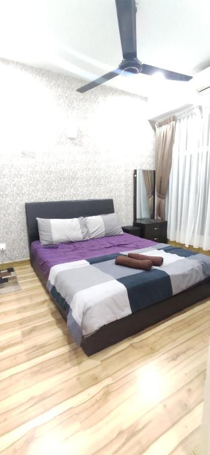 דירות Dperdana -Dinies Pool,Wifi, Centre Of Kota Bharu, 4-5 Pax מראה חיצוני תמונה