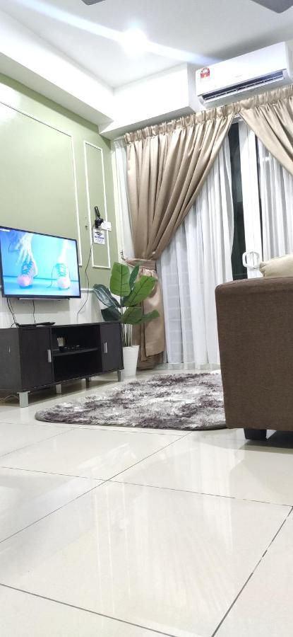 דירות Dperdana -Dinies Pool,Wifi, Centre Of Kota Bharu, 4-5 Pax מראה חיצוני תמונה