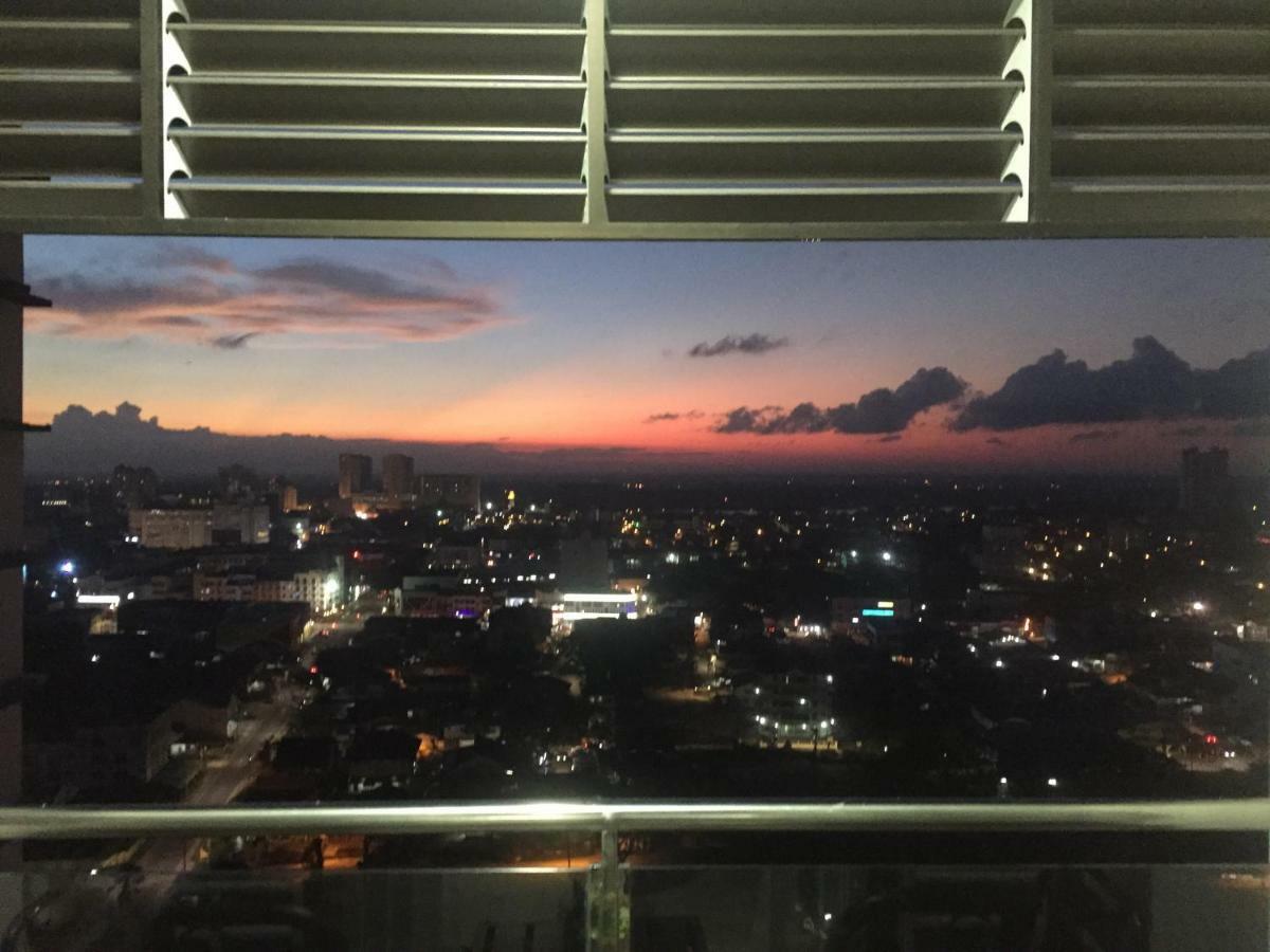 דירות Dperdana -Dinies Pool,Wifi, Centre Of Kota Bharu, 4-5 Pax מראה חיצוני תמונה